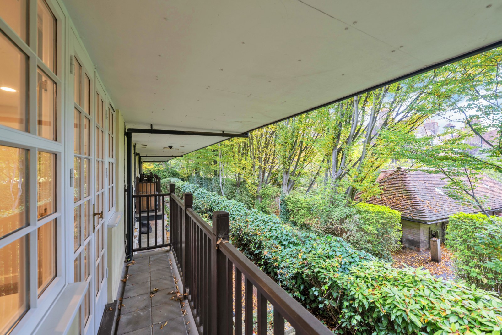 Heathview Court, 20 Corringway, London, NW11, photo 13