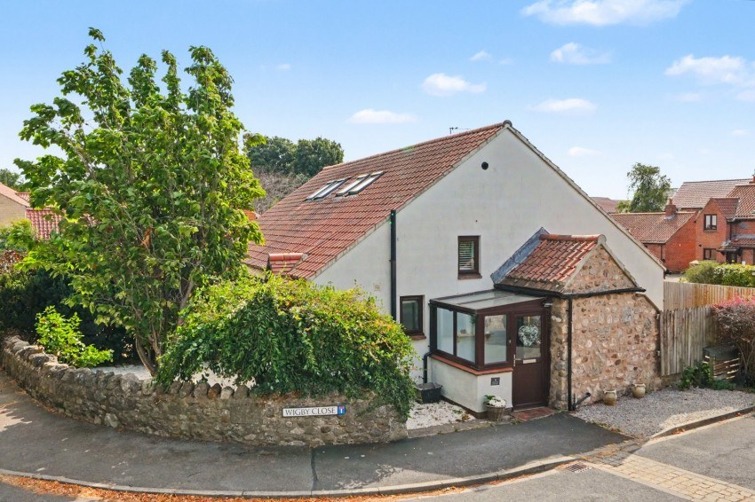 3 bed detached for sale in Wigby Close, Burton Leonard