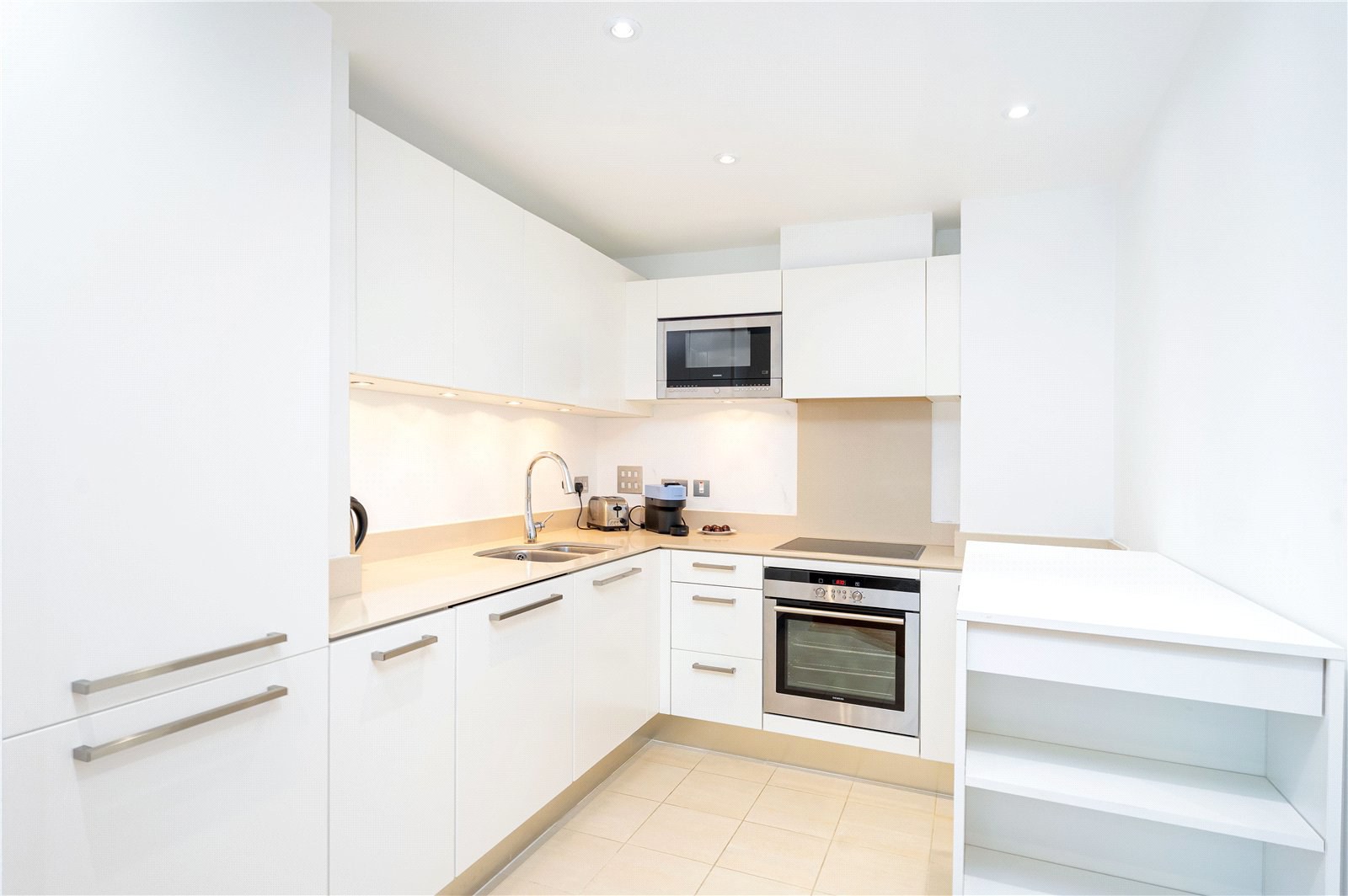 Kestrel House, St. George Wharf, SW8, photo 3