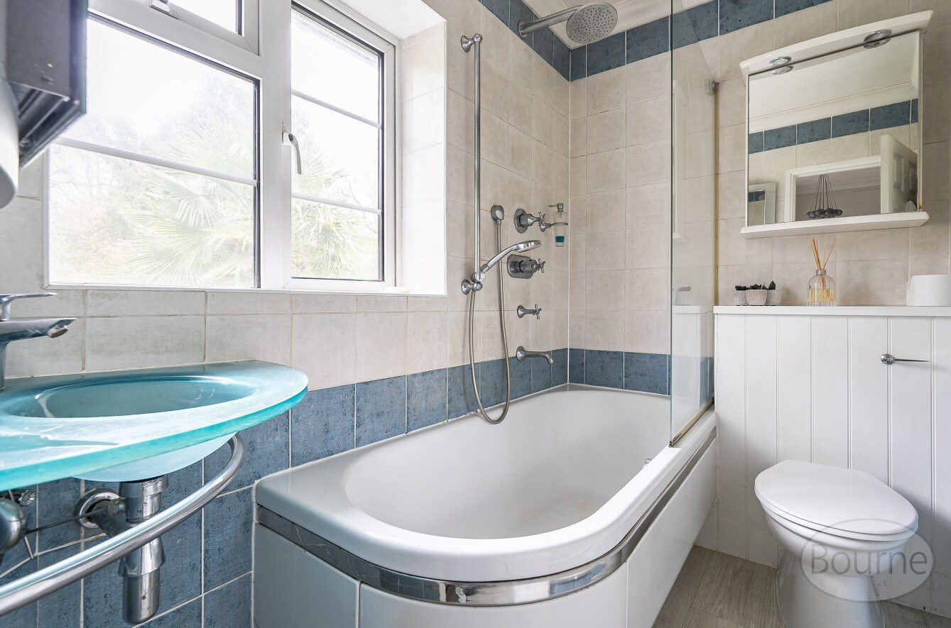 Bankside Drive, Thames Ditton, Surrey, KT7, photo 7