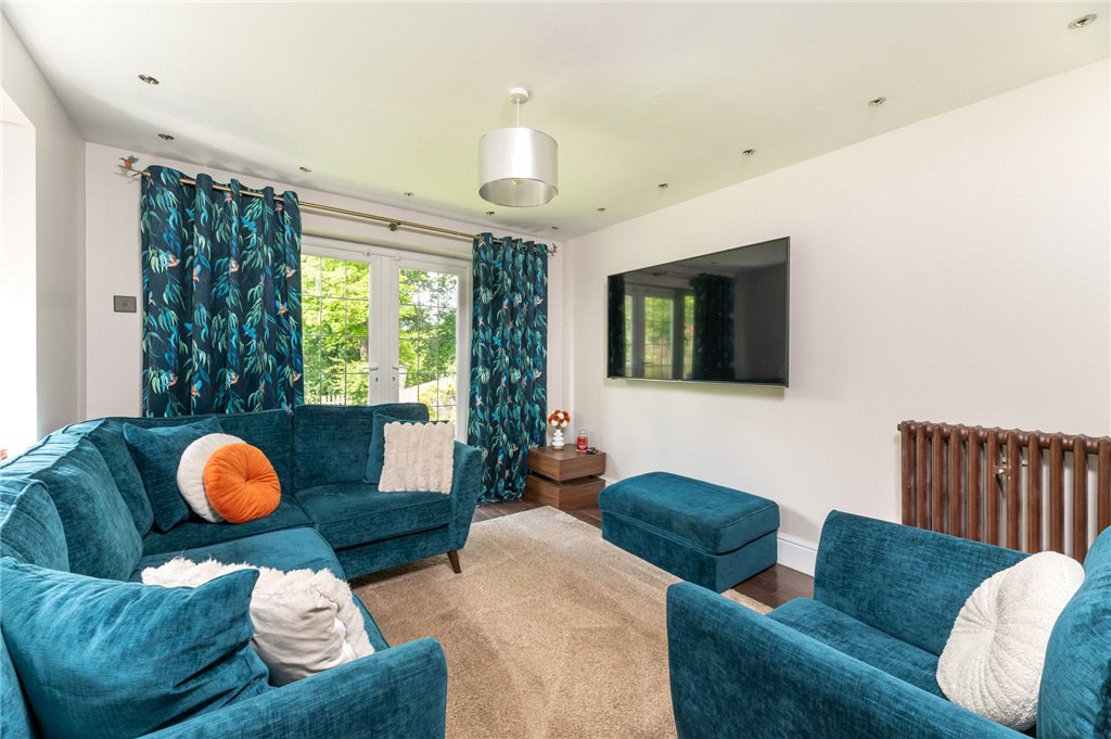Clark Spring Rise, Morley, Leeds, LS27, photo 3