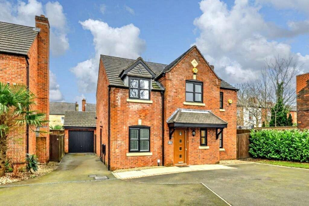 Viscount Drive