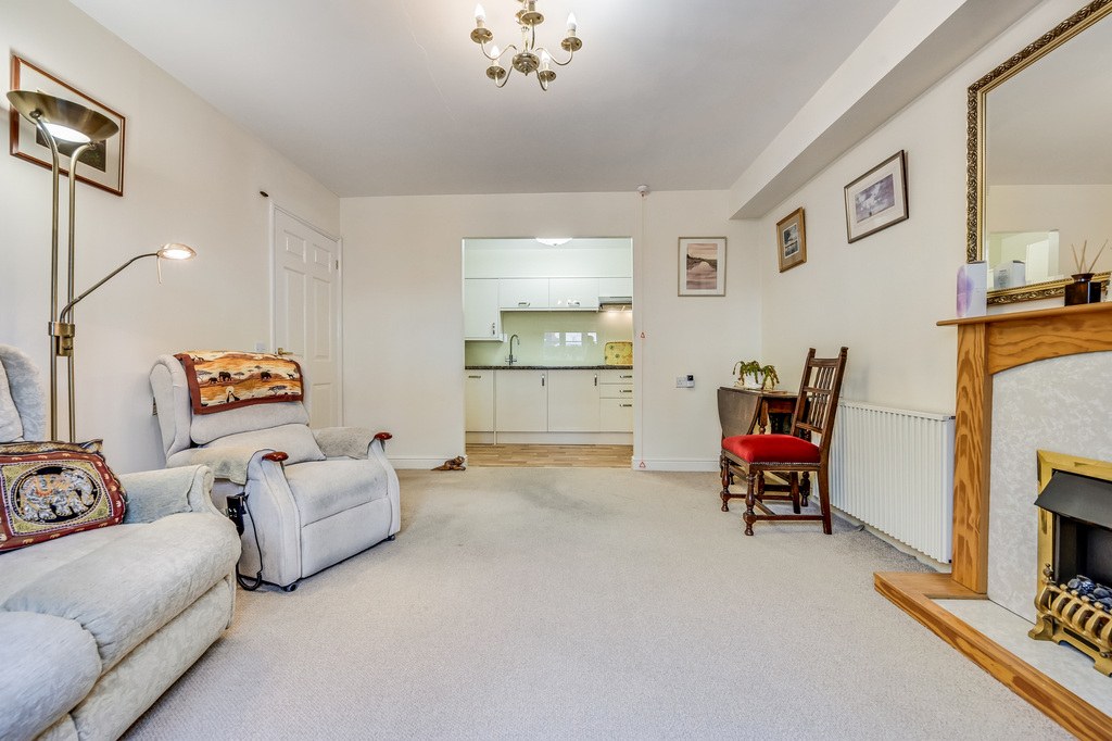 Gibson Court, Regarth Avenue, Romford, photo 4