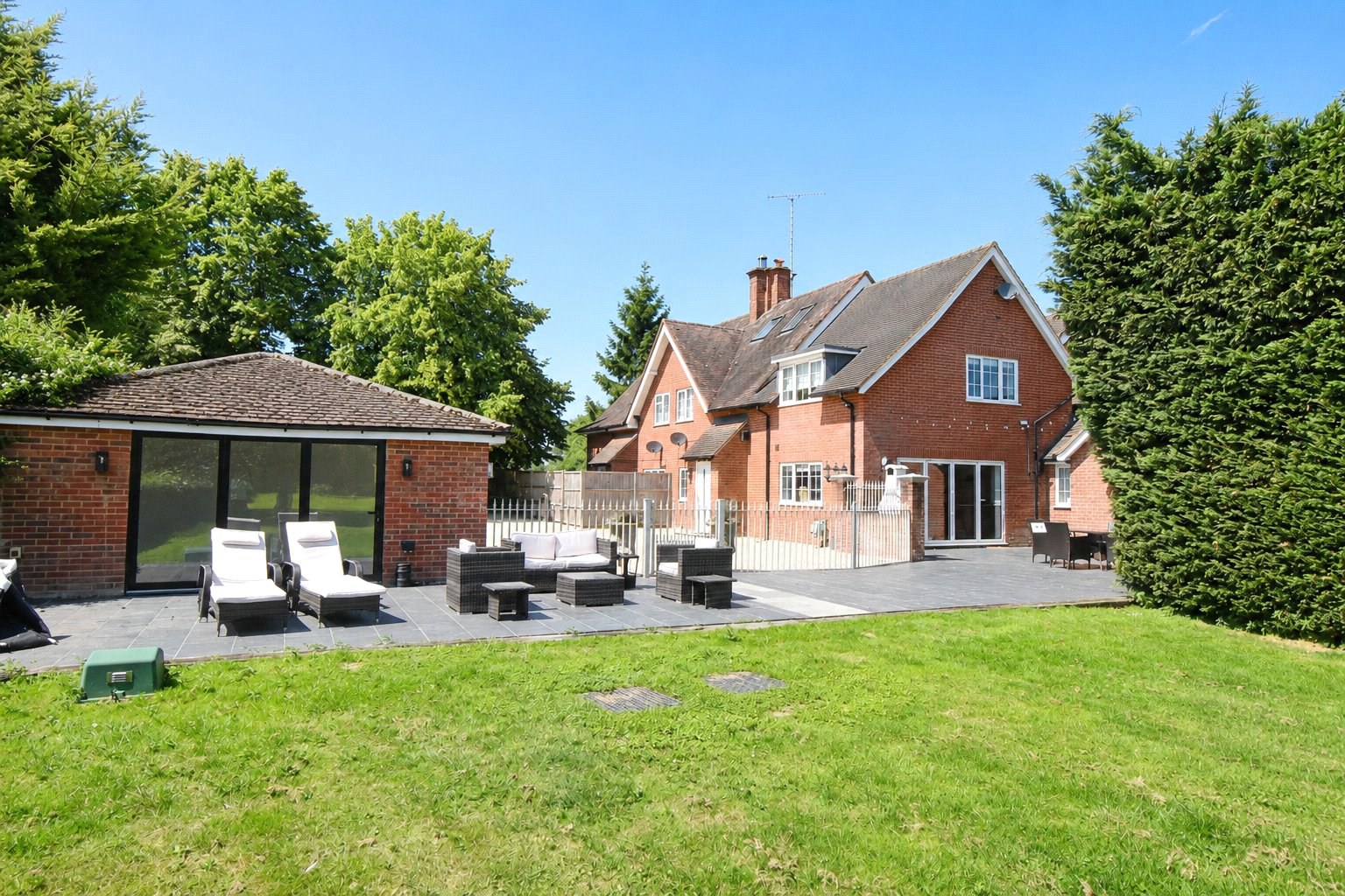 Reading Road, Sherfield-on-Loddon, Hook, Hampshire, RG27, photo 6