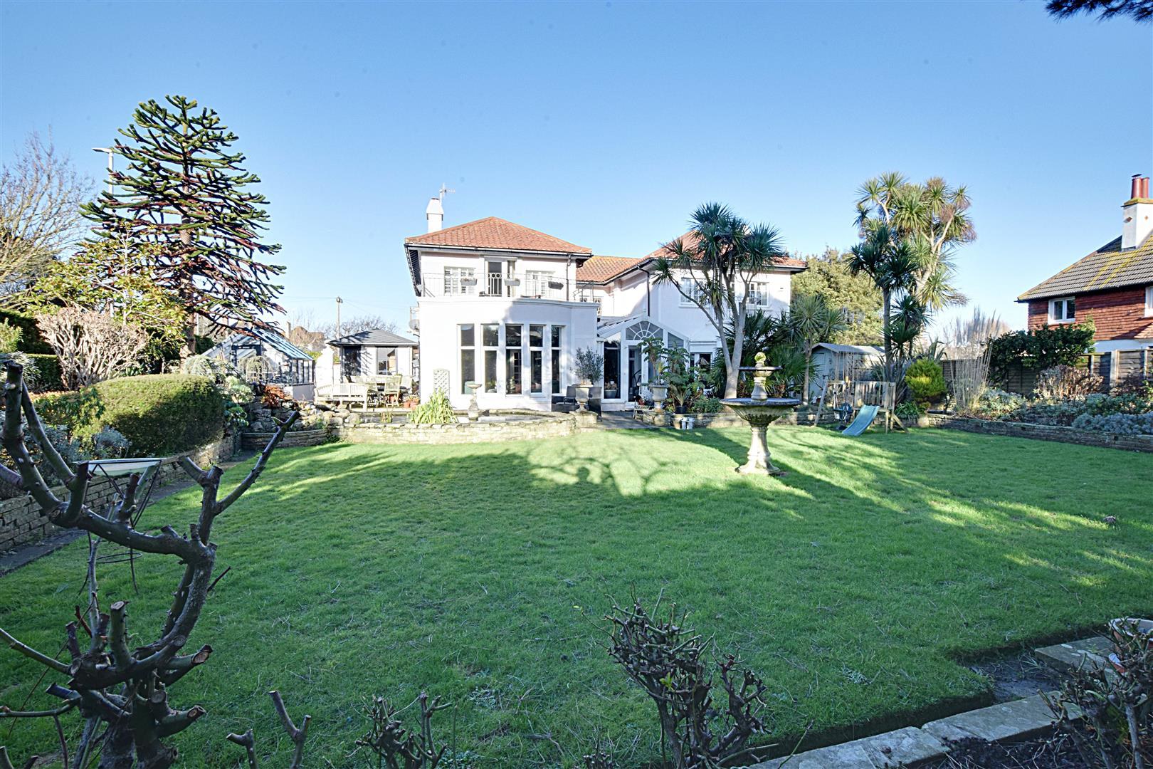 Richmond Avenue, Bexhill-On-Sea, photo 19
