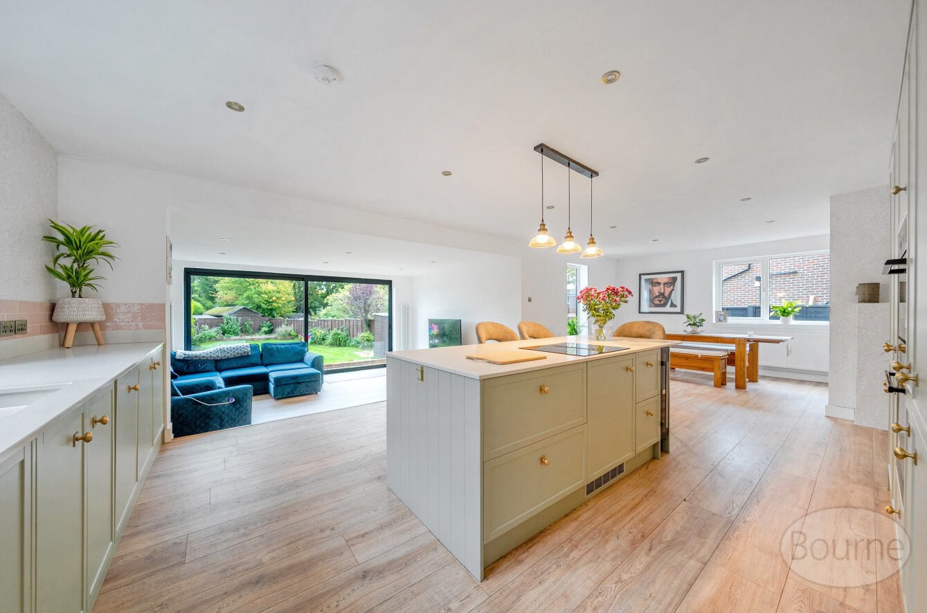 Lower Guildford Road, Knaphill, Woking, Surrey, GU21, photo 2
