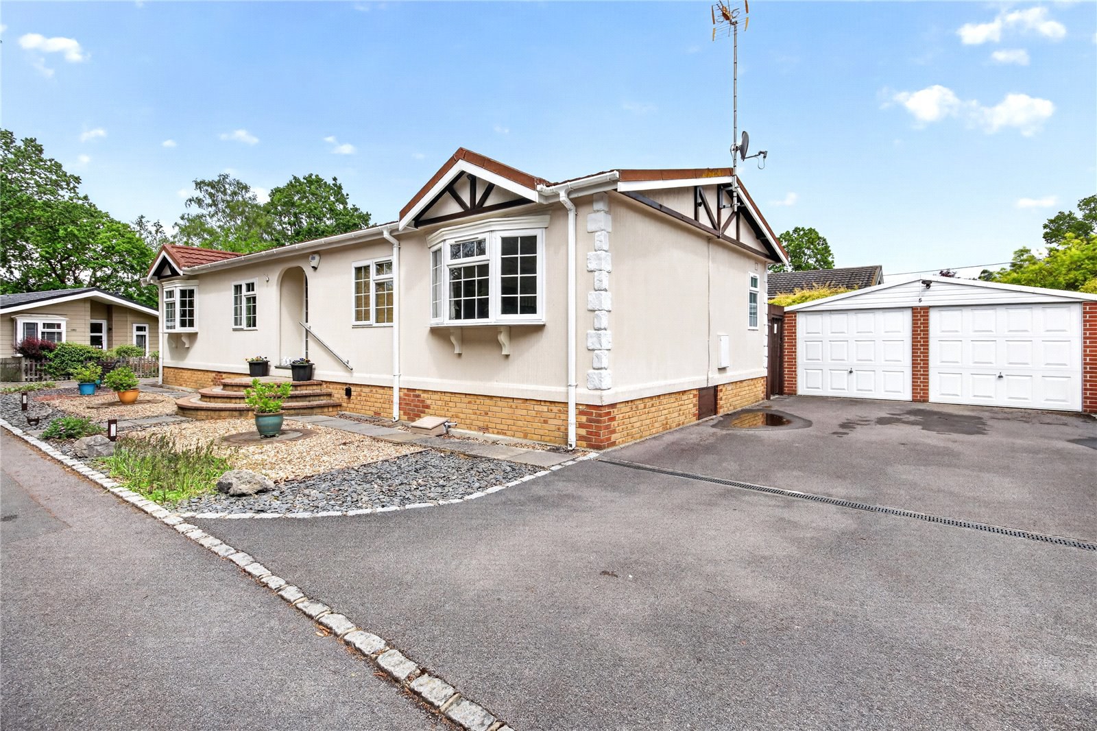 The Oaks, Warfield Park, Bracknell, Berkshire, RG42