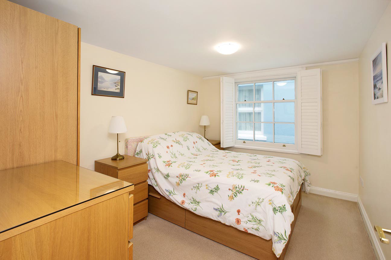 Wellington Street, Evelyn House, TQ14, photo 4