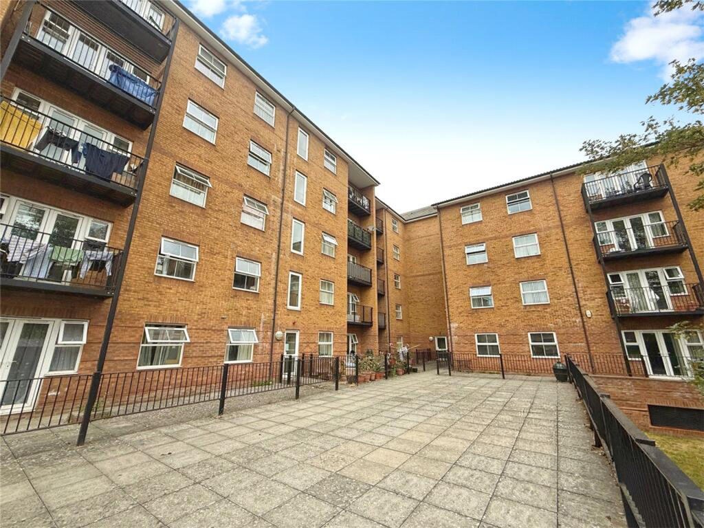 Holly StreetLuton LU1 3DD