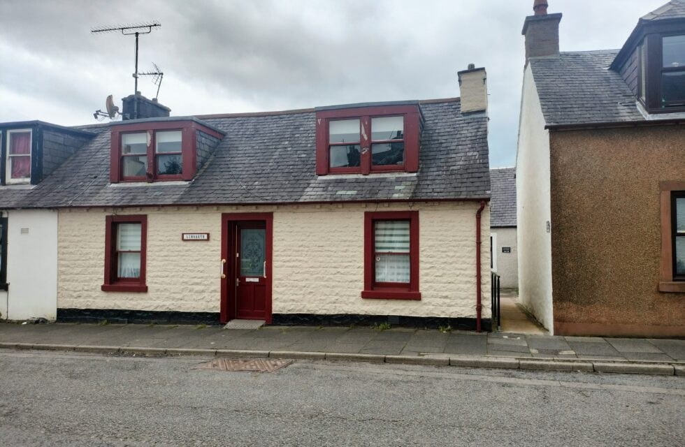 UNDER OFFER Lingarth