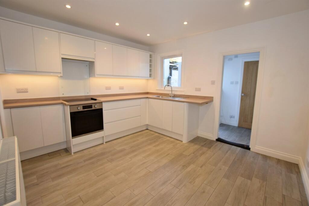 Ockley Road