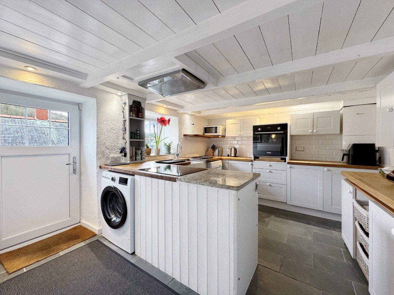 Porthallow, Beautiful two bedroom cottage with views, photo 7