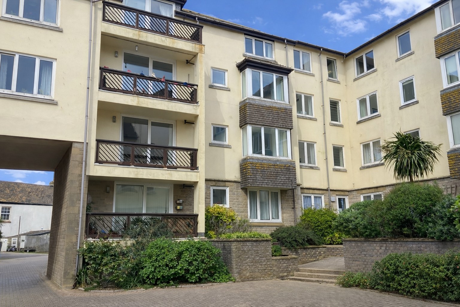 Strand, Leander Court Strand, TQ14