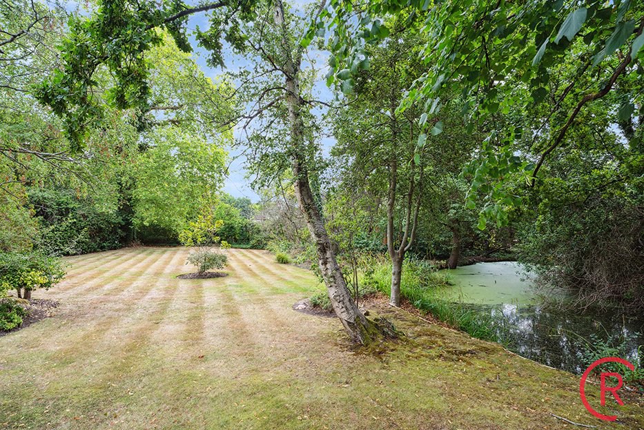 Woodhall Road, Pinner, HA5, photo 13