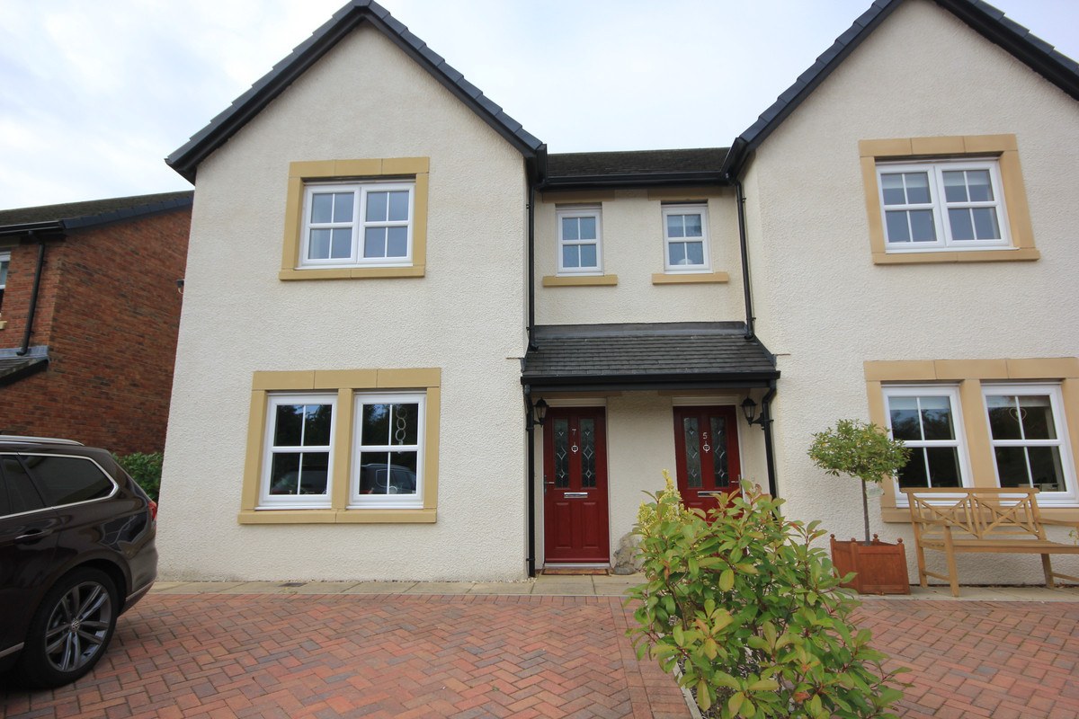 Stable Wood Close