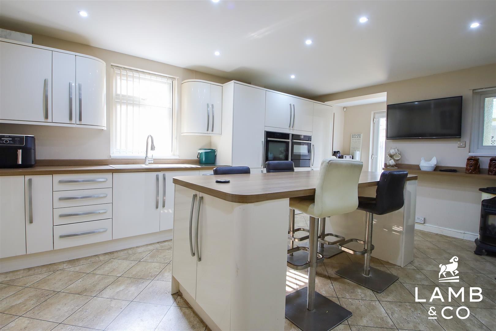 Albany Gardens West, Clacton-On-Sea, photo 3