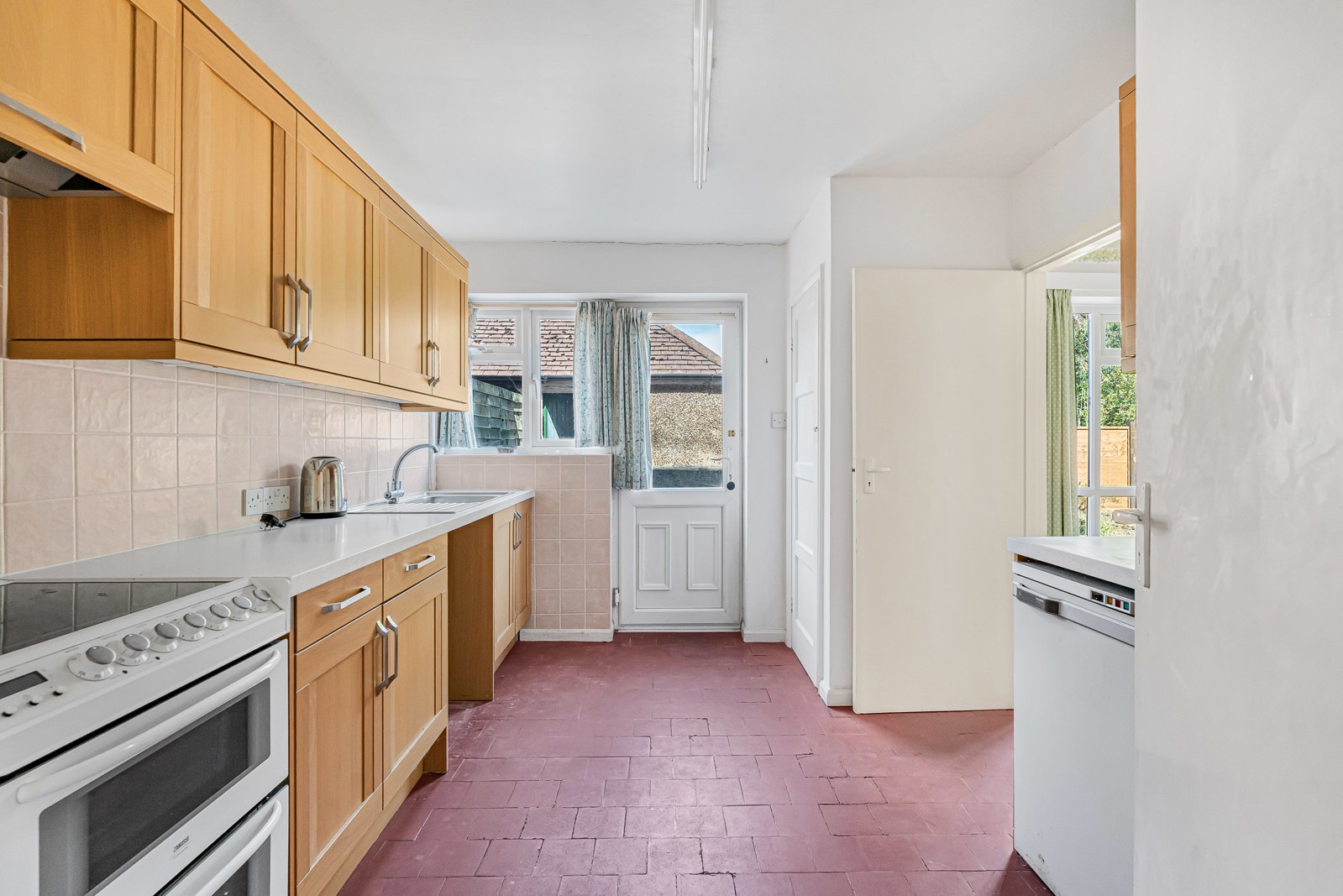 Hale Road, Farnham, Surrey, GU9, photo 4