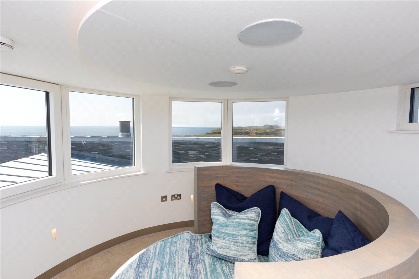 Lon Isallt, Trearddur Bay, Holyhead, Anglesey, LL65, photo 28