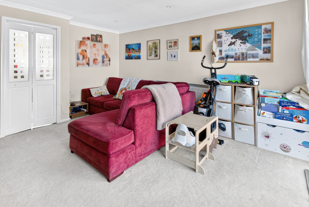 Statham Court, Binfield, Bracknell, RG42, photo 4