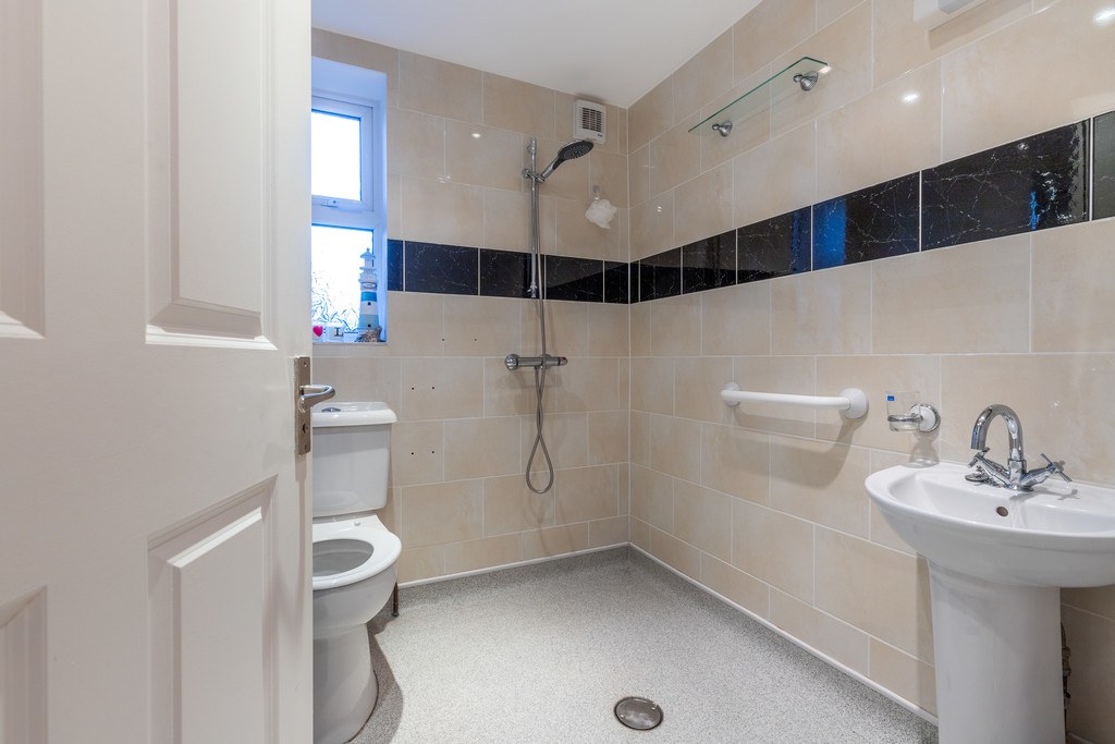Flat 1b Kents Bank Apartments, 96 Kentsford Road, Grange over Sands, Cumbria, LA11 7BB, photo 5