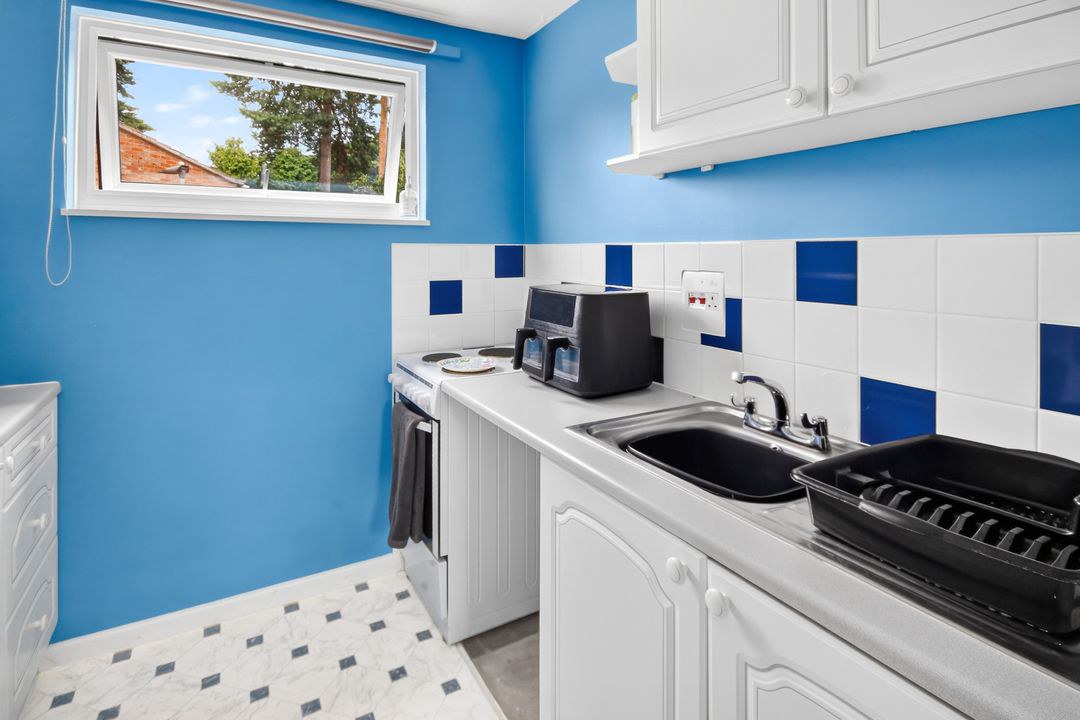 Pendlebury, Bracknell, RG12, photo 5