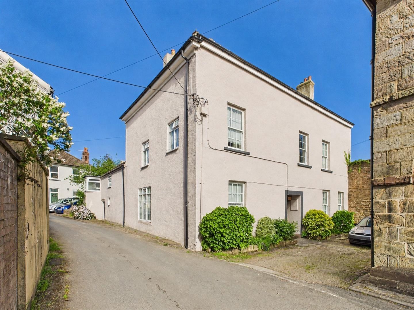 Court Farm Lane