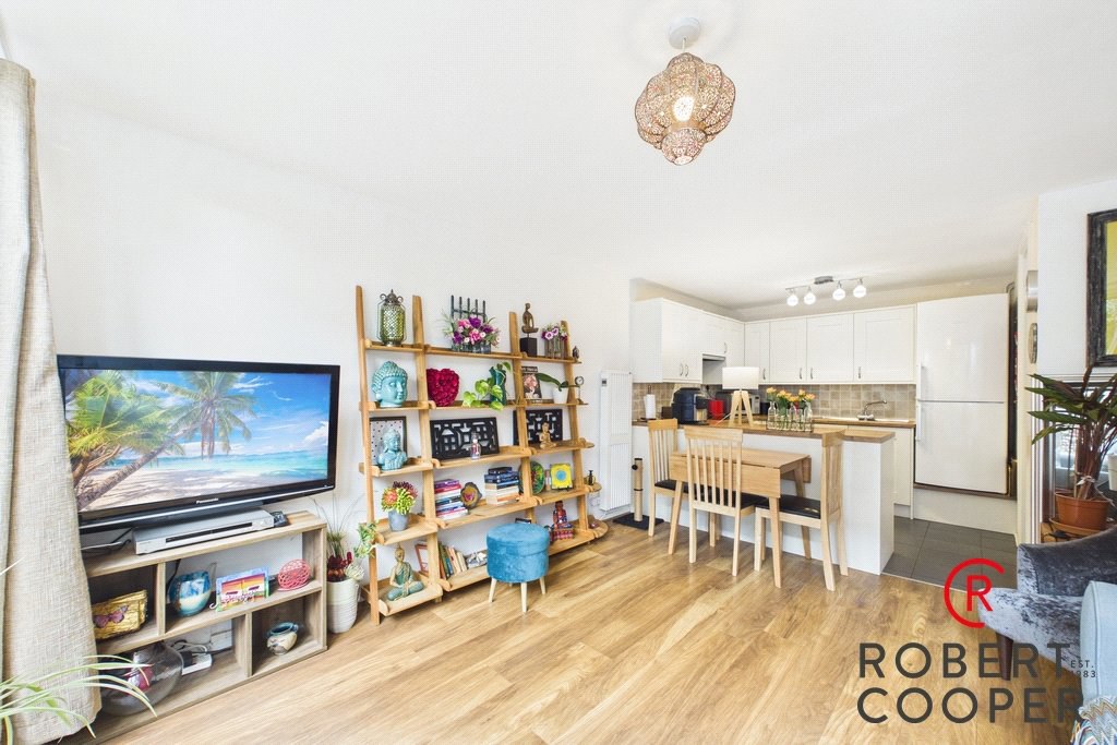 Victoria Road, South Ruislip, HA4, photo 10
