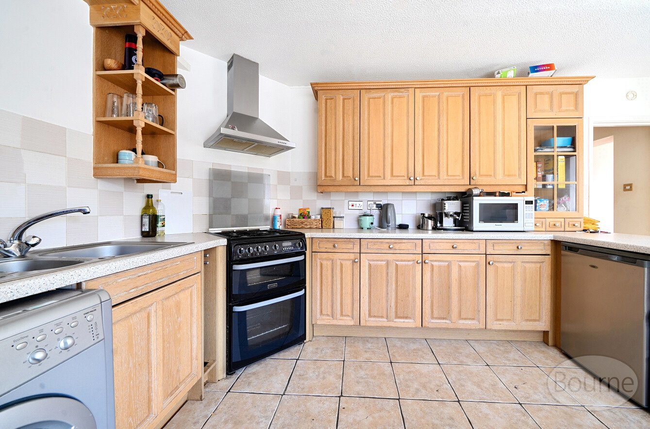 Hurst Close, Liphook, Hampshire, GU30, photo 3
