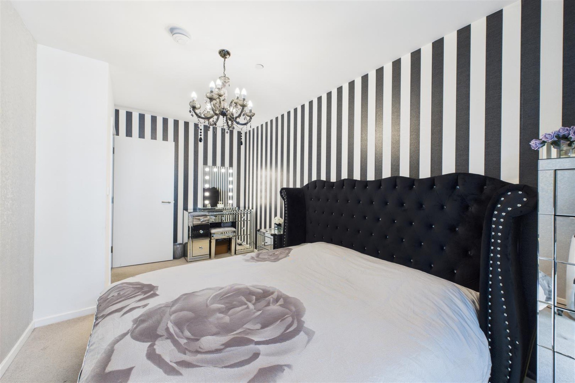 48, London, SW18 1QS