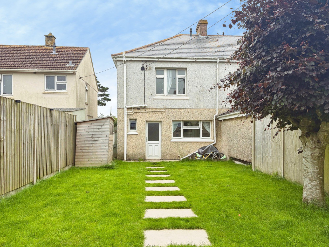Helston, Three bed family home, photo 13