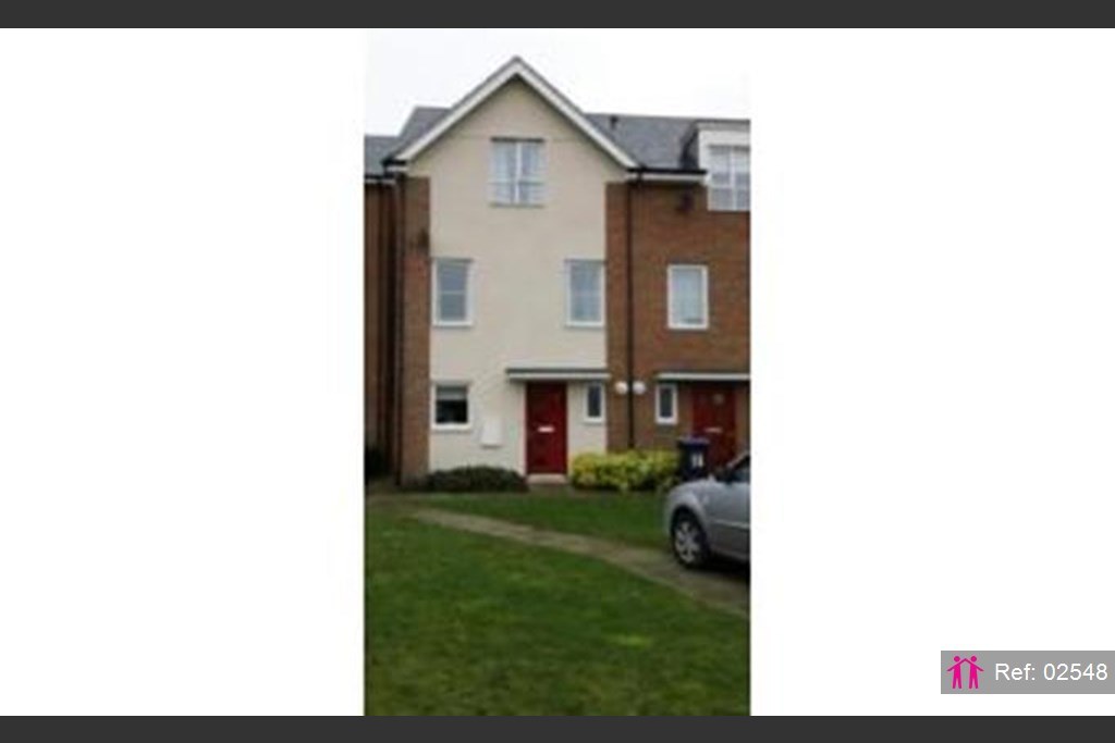 Roakes Avenue