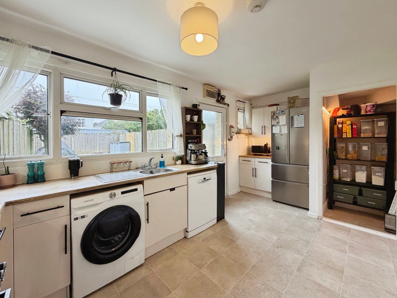 Helston, Three bed family home, photo 6