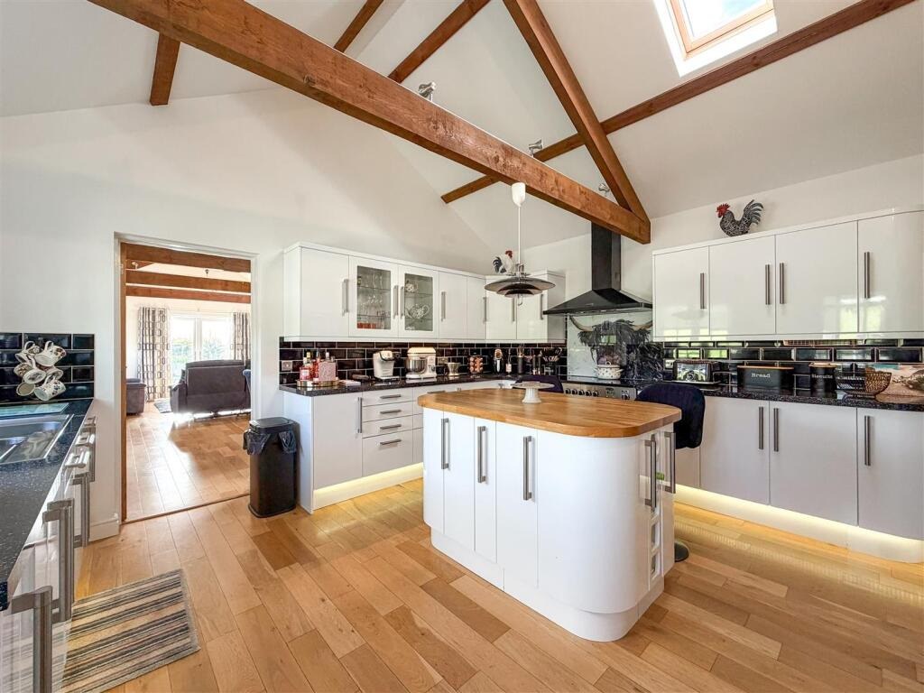 Farms Common, Stunning Barn Conversion, photo 4