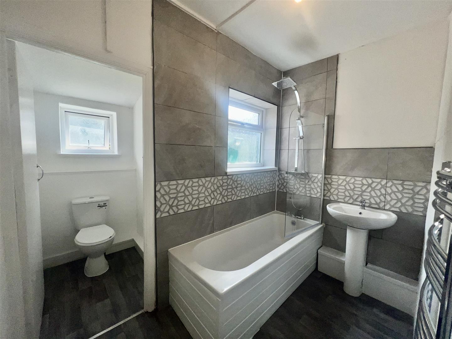 House - Terraced For Rent Morgan Terrace