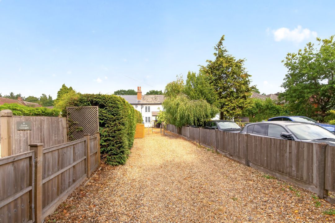 Grove Cottages, Nine Mile Ride, Wokingham, RG40, photo 20
