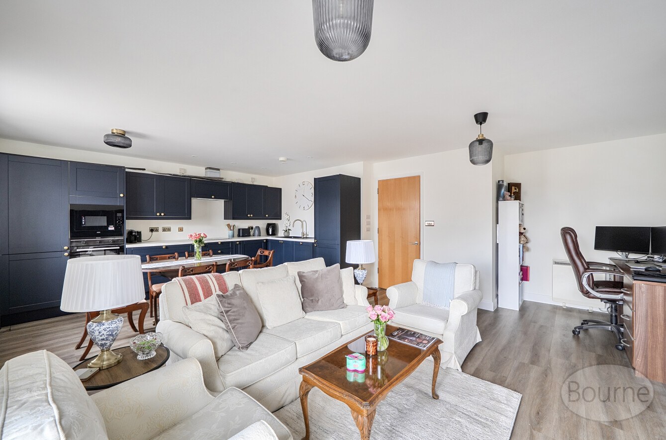 New Zealand Avenue, Walton-On-Thames, Surrey, KT12, photo 3