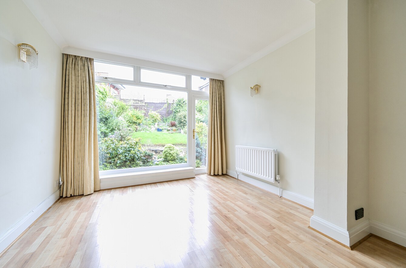 East Walk, East Barnet, EN4, photo 15
