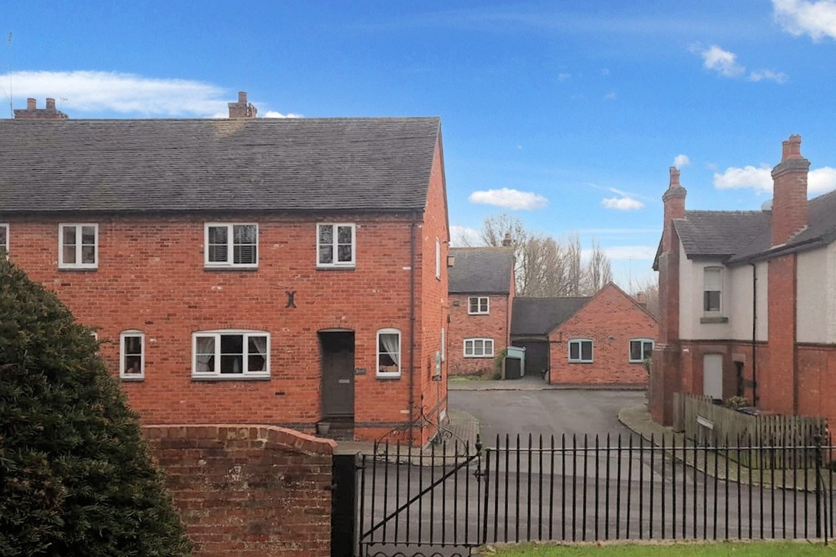 Porters Farm Court