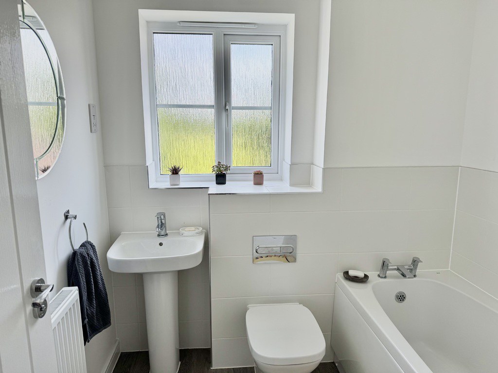 Winchcombe Avenue, Devizes, Wiltshire, photo 13