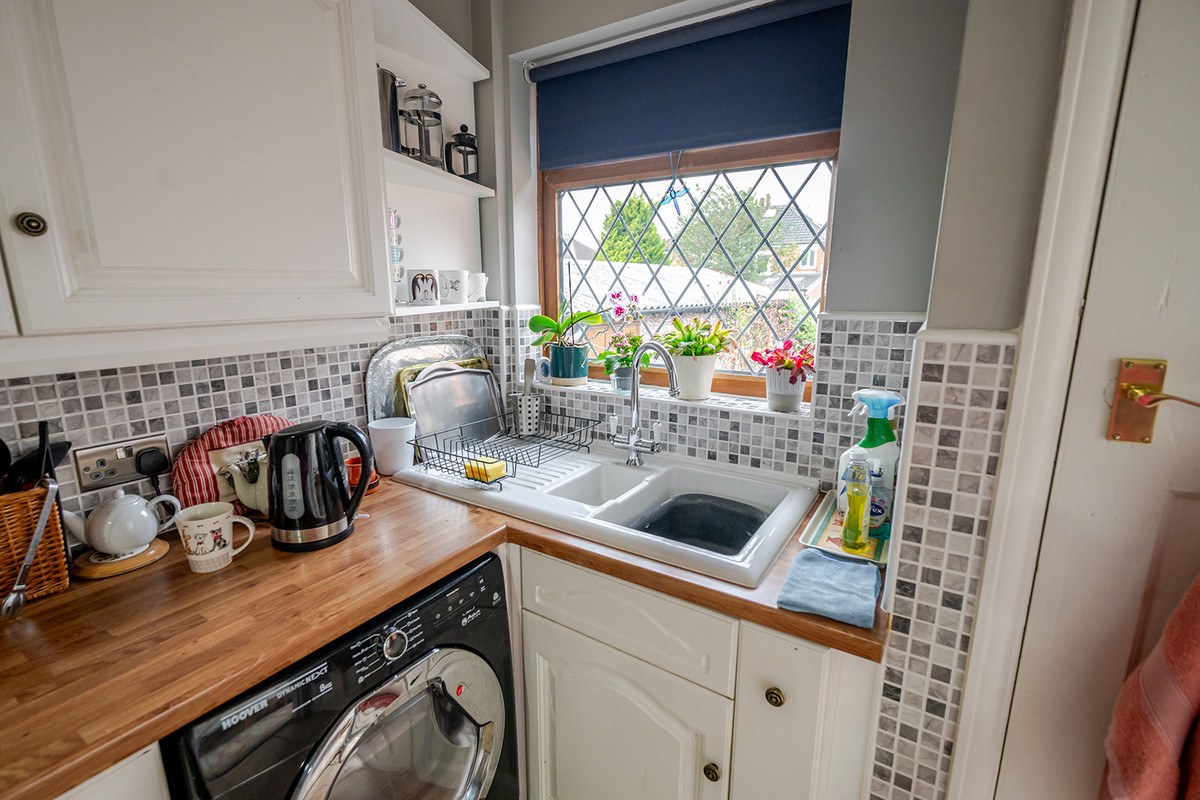 Spen Lane, Leeds, LS16, photo 43