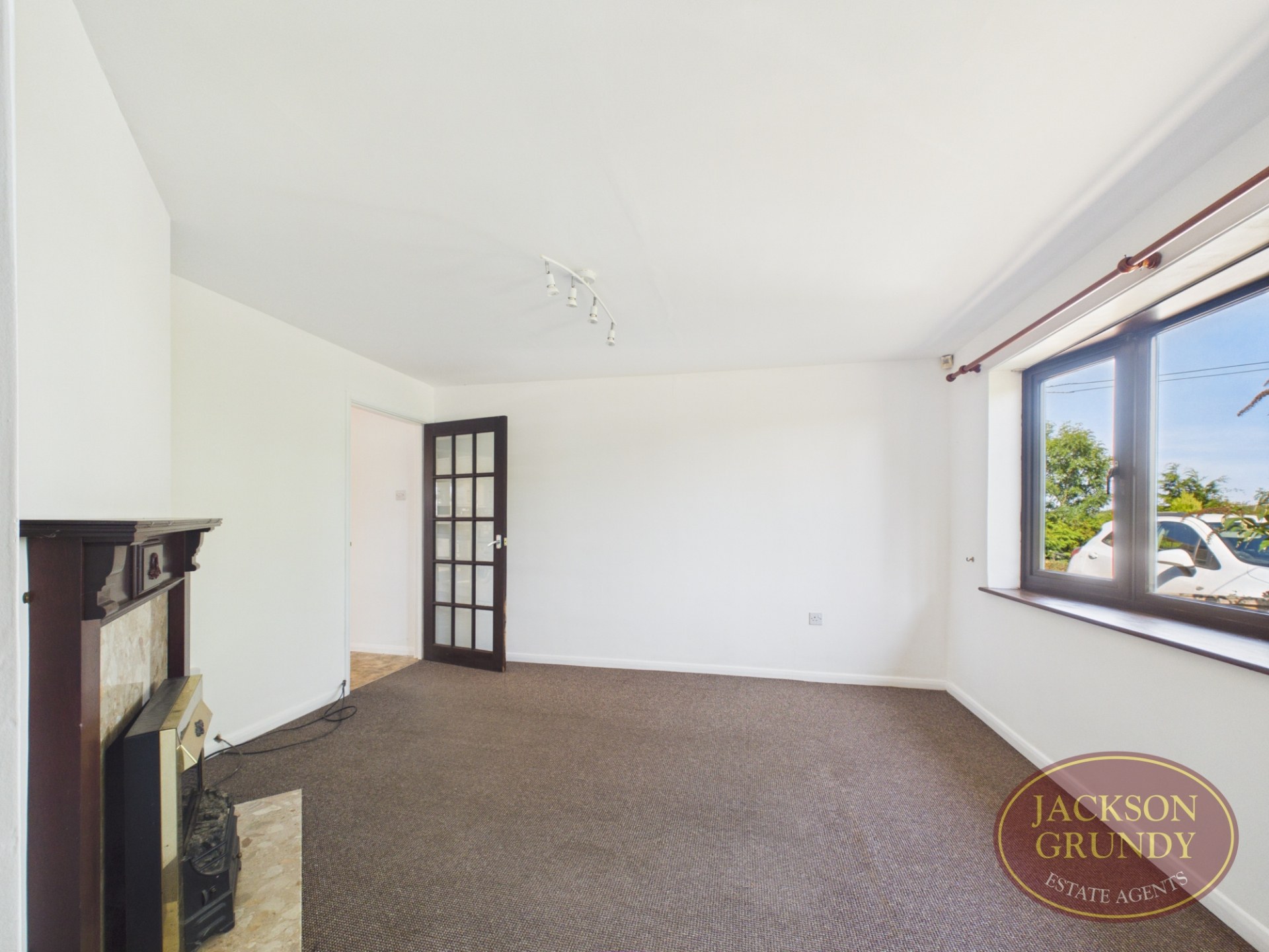 Banbury Lane, Rothersthorpe, NN7 3HY, photo 3