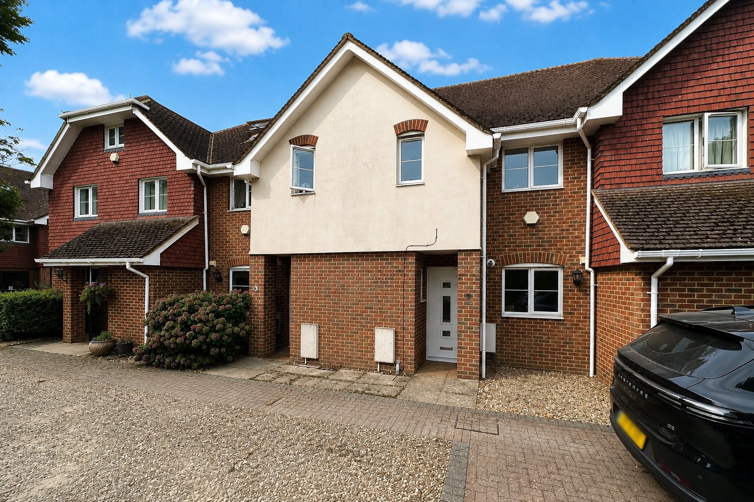 Kingsbridge End, Hook, Hampshire, RG27