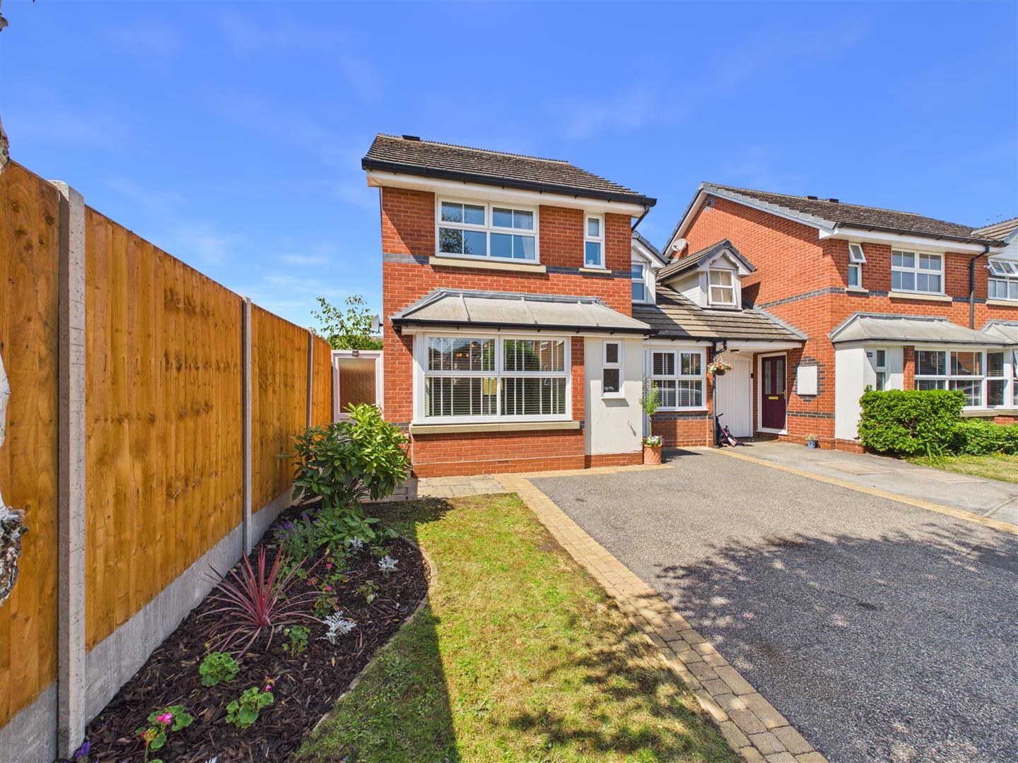 Ascot Close