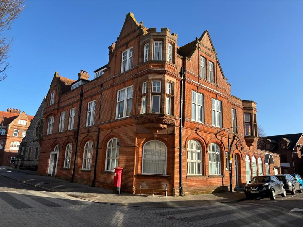Hamilton Road & 1-3 Victoria Street