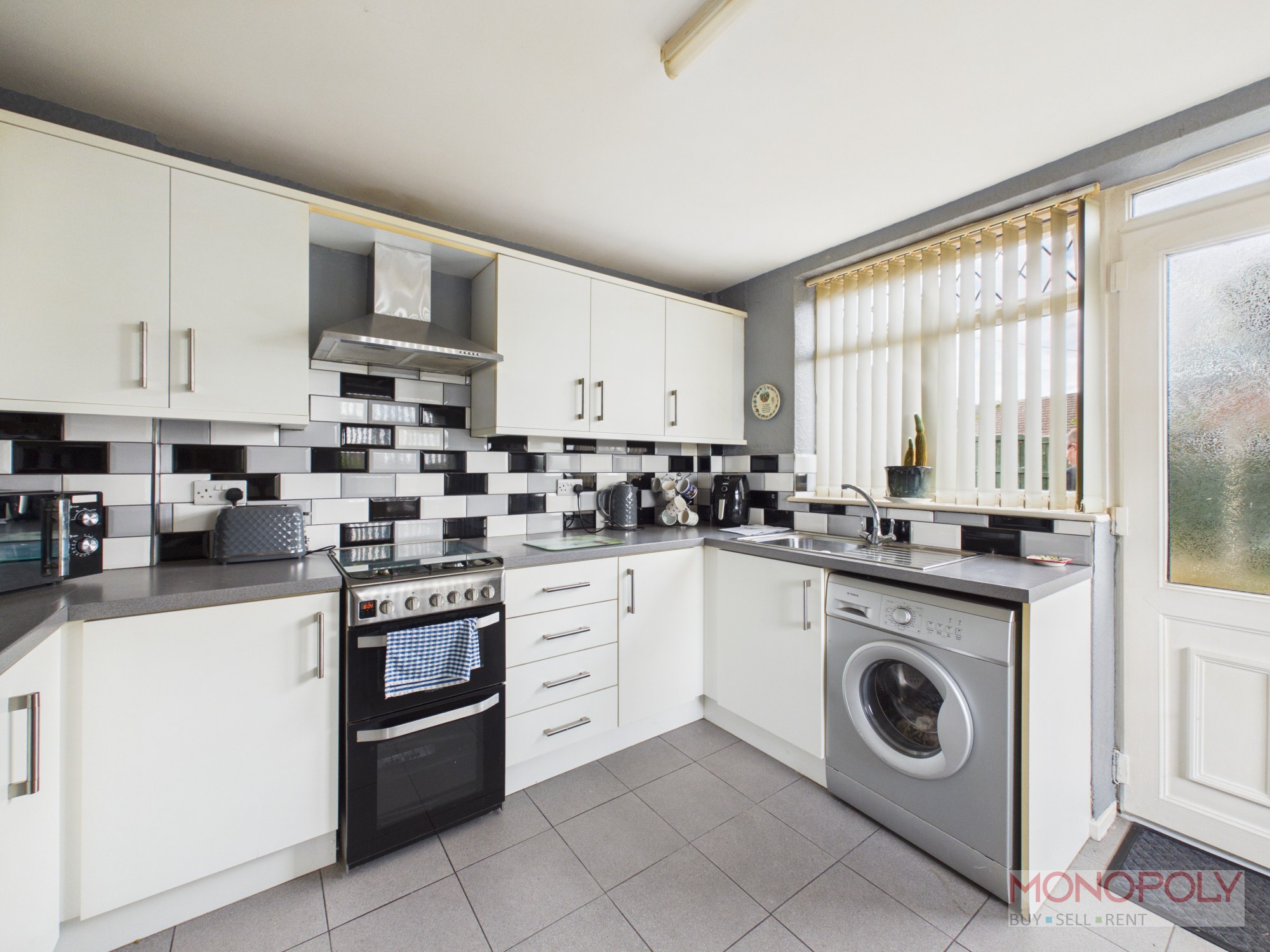 Ffordd Gryffydd, Llay, LL12, photo 6