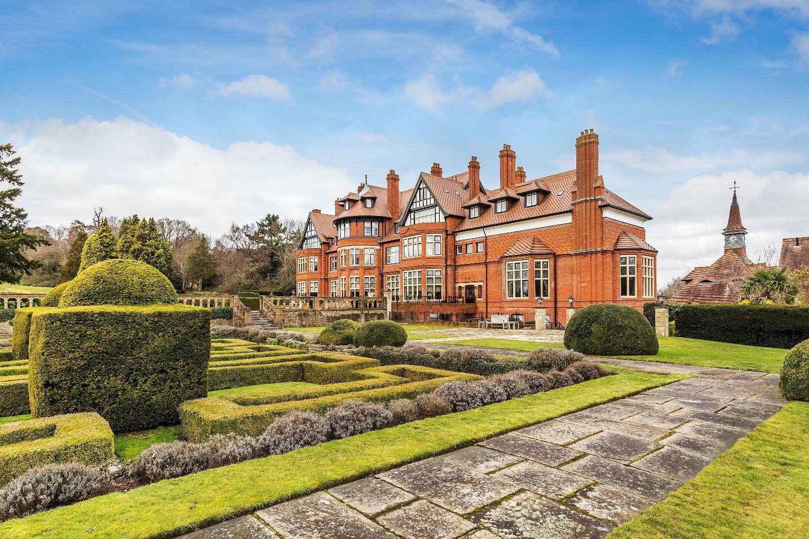 Hatchford Manor, Ockham Lane, Cobham, KT11, photo 38