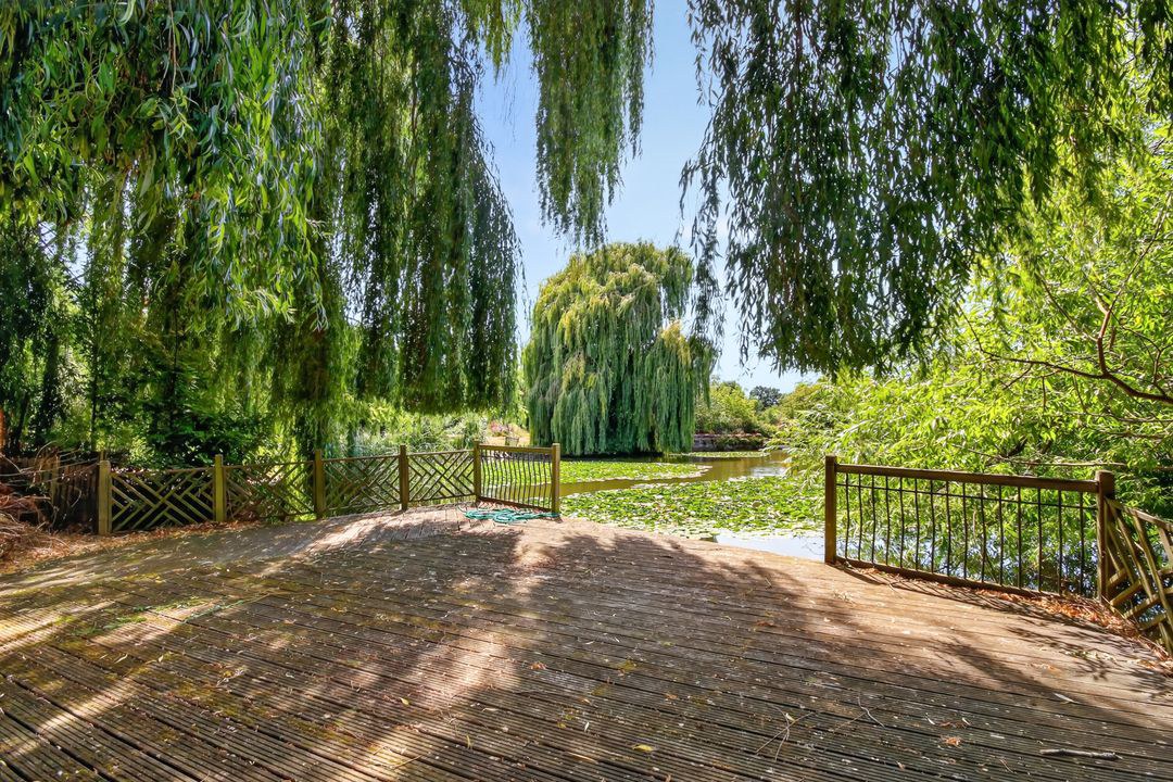 Lakeside, Bracknell, RG42