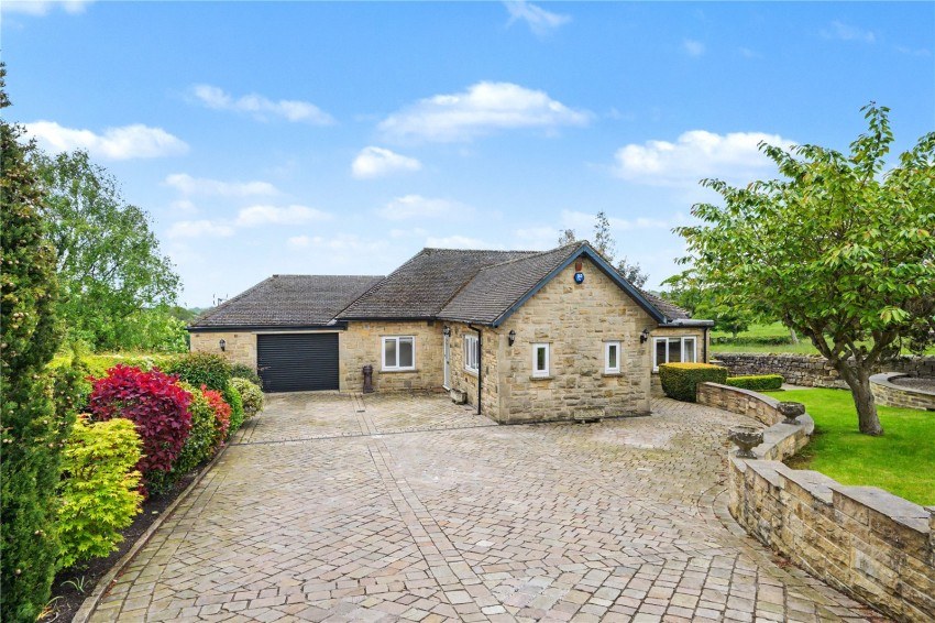 4 bed detached for sale in Hill Foot Lane, Pannal