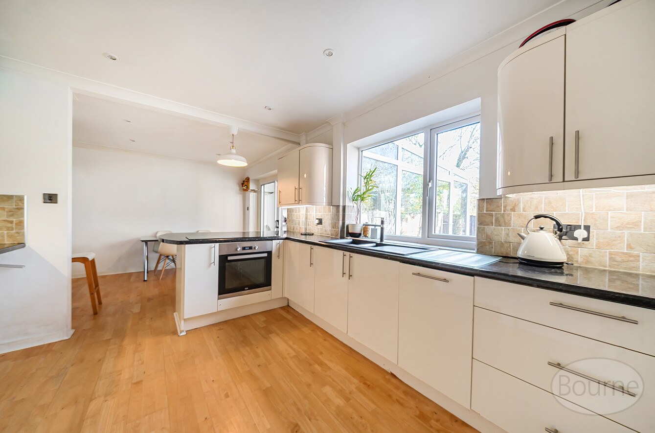 Glendale Drive, Guildford, Surrey, GU4, photo 5