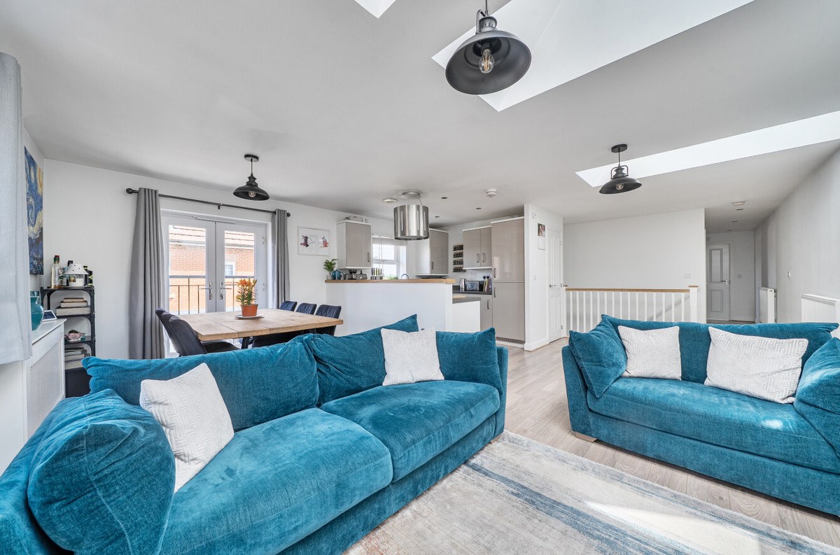 Odiham Drive, Newbury, RG14, photo 4